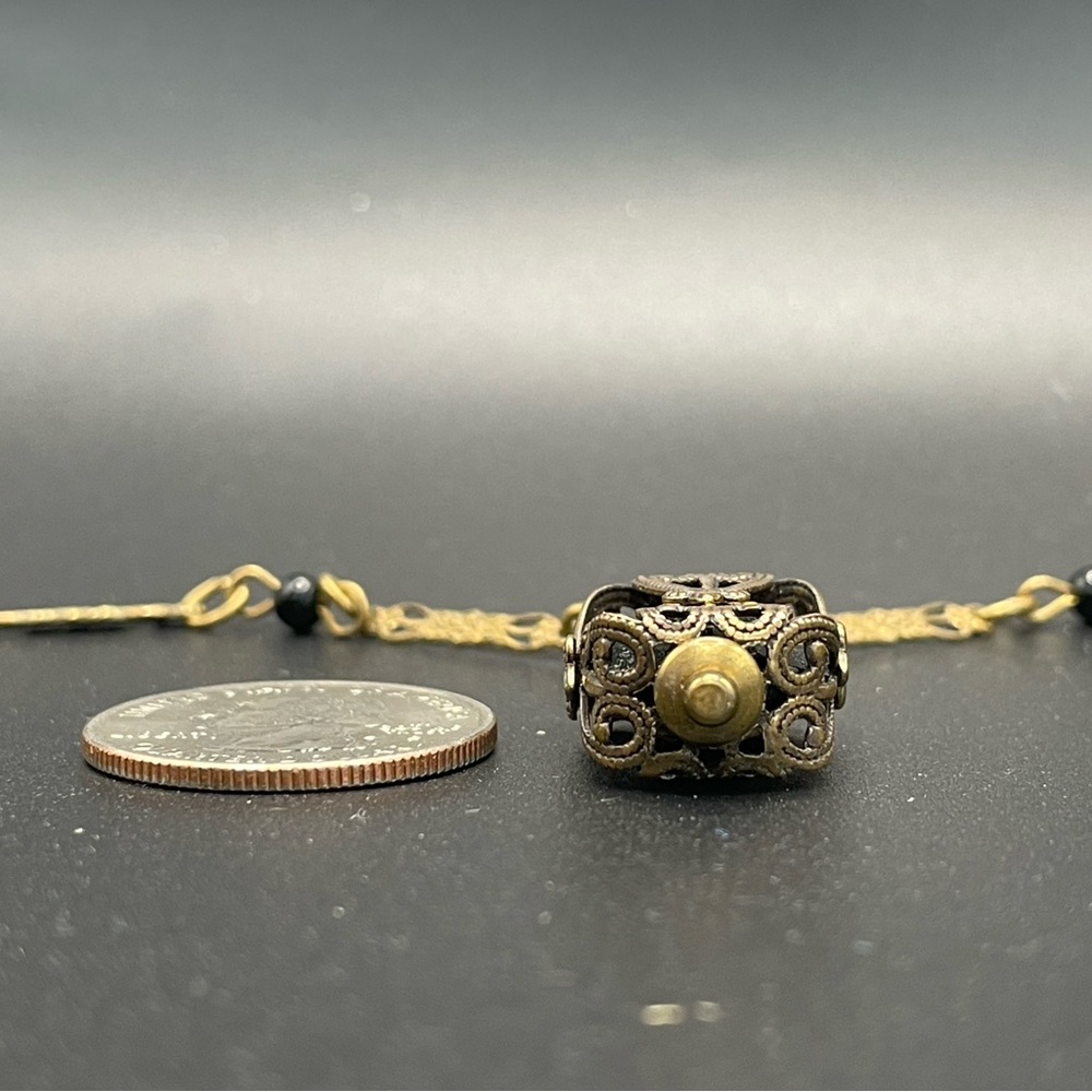 Elegant Black and Gold Pendant Necklace - Picture 9 of 12